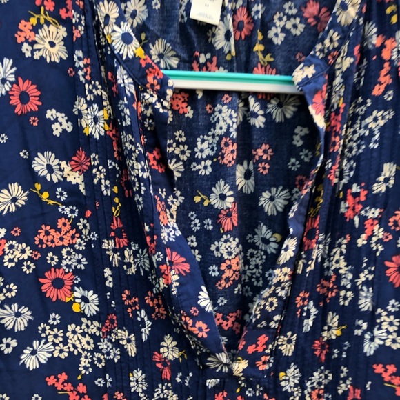 Old Navy Blue Floral Top - Picture 5 of 8